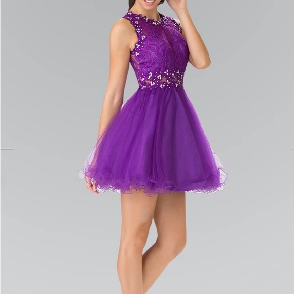 💜Beautiful Homecoming Dress💜 - Picture 4 of 9